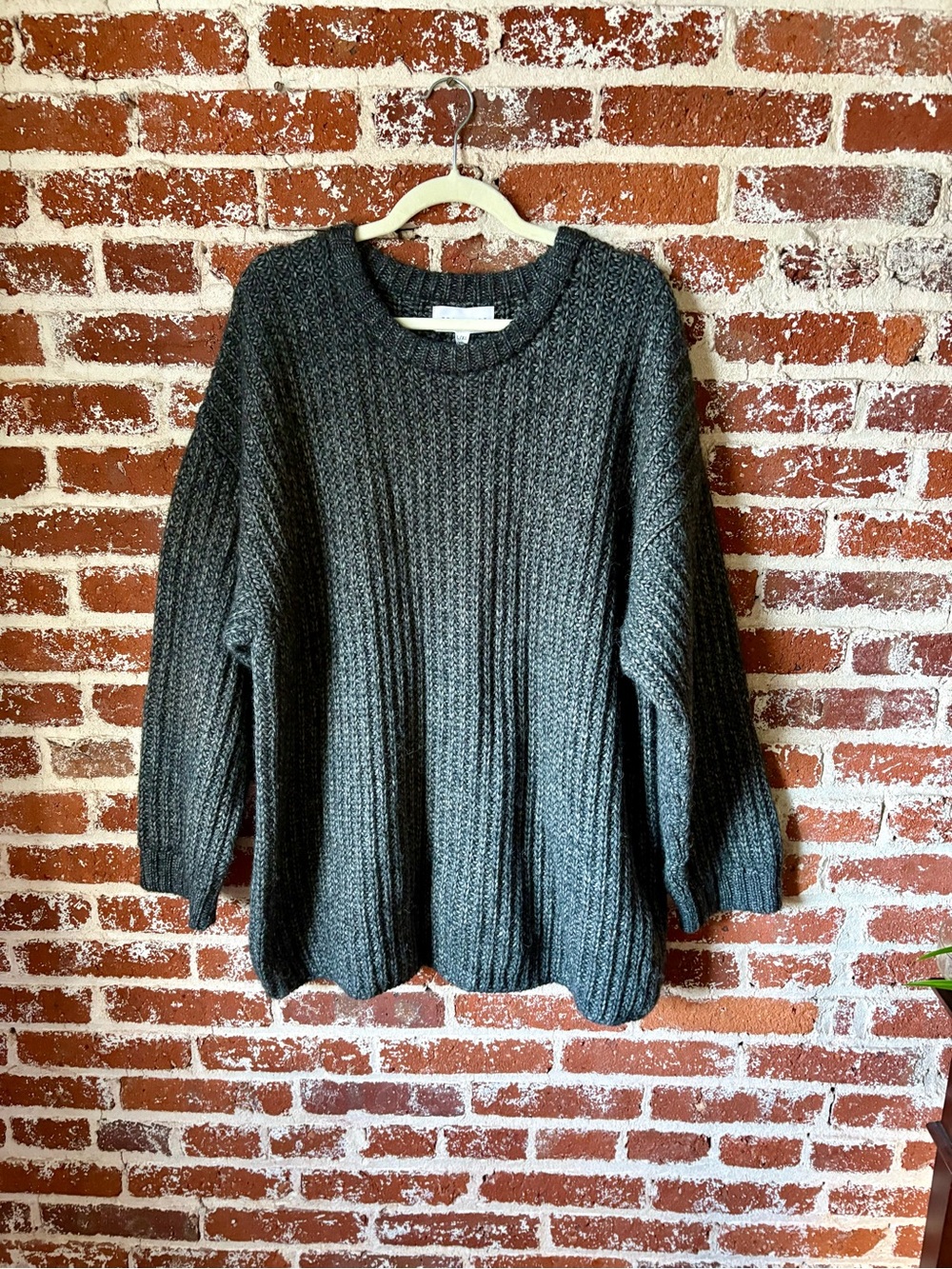 NWT Tradlands Cosmini Crewneck Sweater Charcoal L/XL